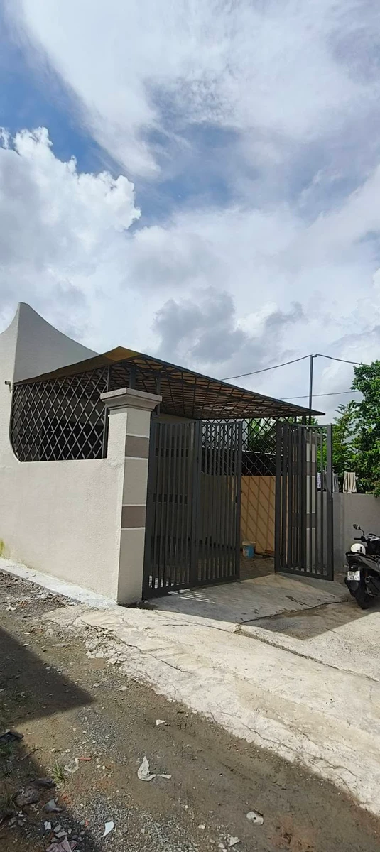 Bán nhà góc 2 mặt tiền 90m² sổ riêng 2 tỷ 150 triệu Trảng Dài - Ảnh 1