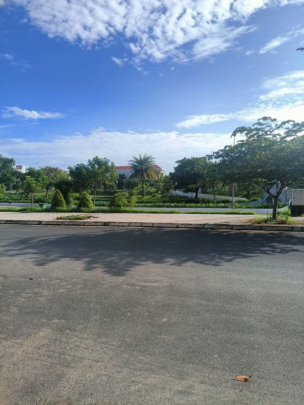 Bán đất 100m2 đường 16m Phường Tuy Hoà 5 tỷ 3