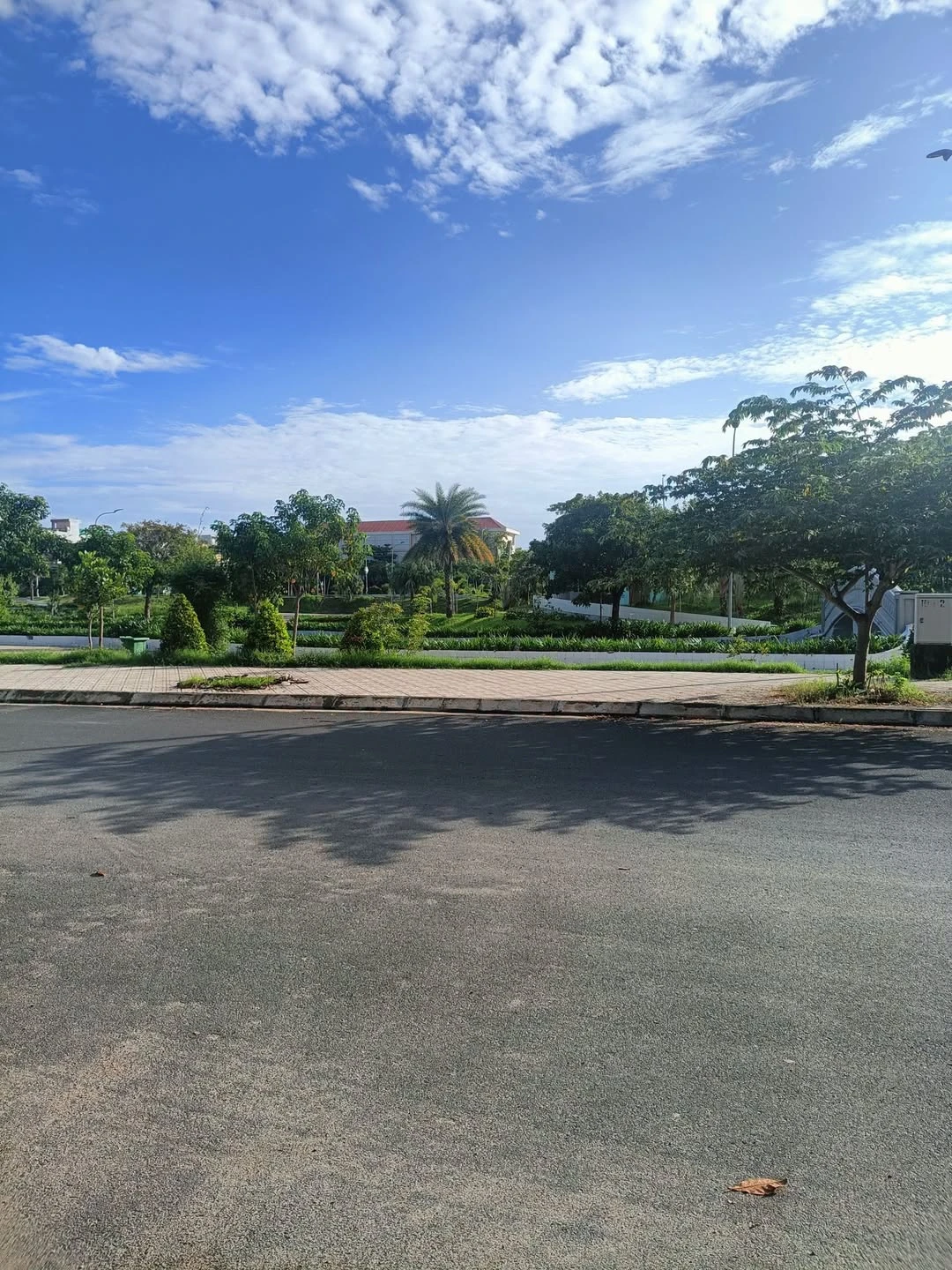 Bán đất 100m2 đường 16m Phường Tuy Hoà 5 tỷ 3 - Ảnh 1