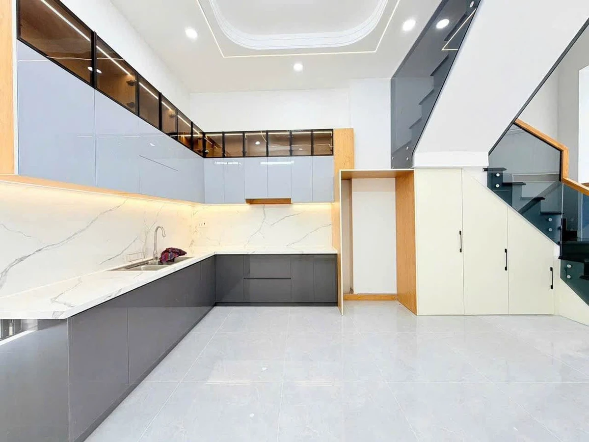 Bán nhà mặt tiền 4 tầng 105m2 đường Hiệp Thành 12, Quận 12, giá 9,39 tỷ - Ảnh thu nhỏ 4