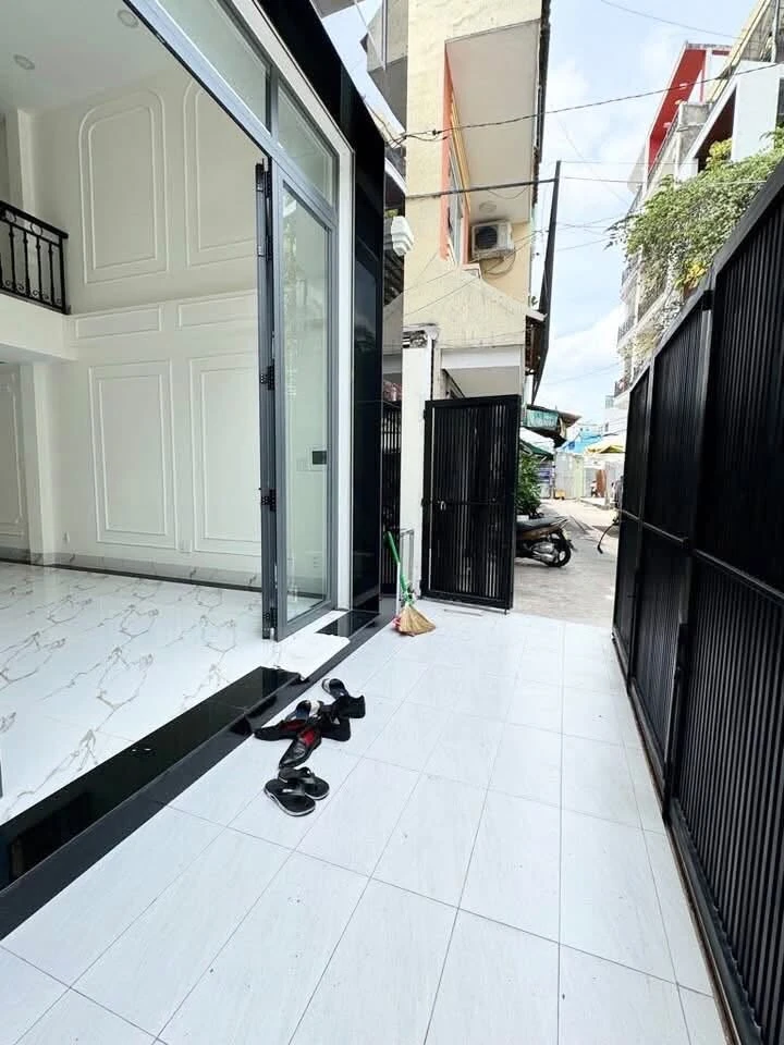 Bán nhà Hoà Bình 63m2, 6PN, 4 tầng, 8.2 tỷ - Ảnh thu nhỏ 2