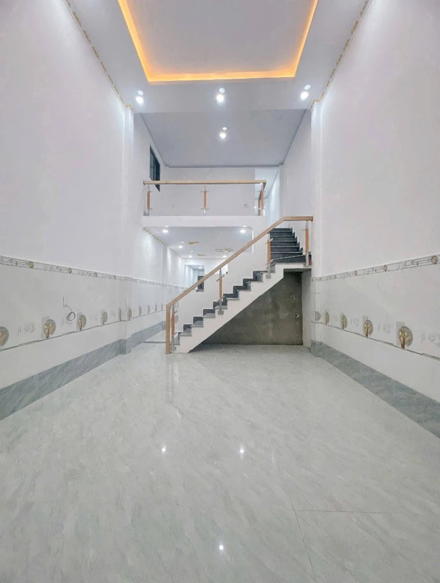 Bán nhà cấp 4 gác lửng 72m2, 3 phòng ngủ, đường Phạm Ngũ Lão, Dĩ An, Bình Dương - Ảnh 1