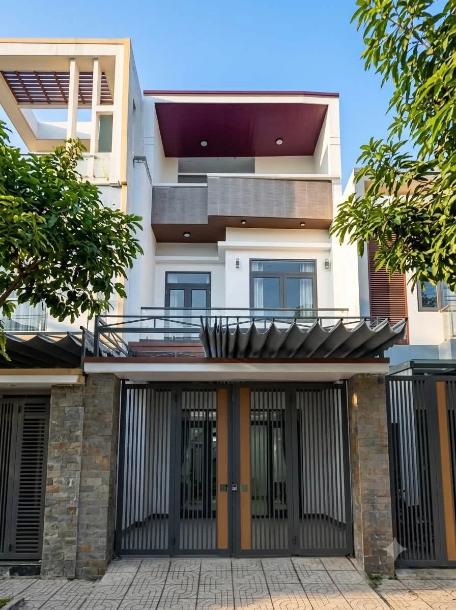 Bán nhà 3 tầng 202m² mặt tiền rộng gần Trường IEC, Tân Bình - Ảnh 1