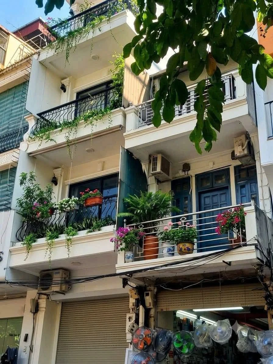 Bán shophouse mặt phố cổ Hoàn Kiếm 30m² 4 tầng 17 tỷ - Ảnh 1