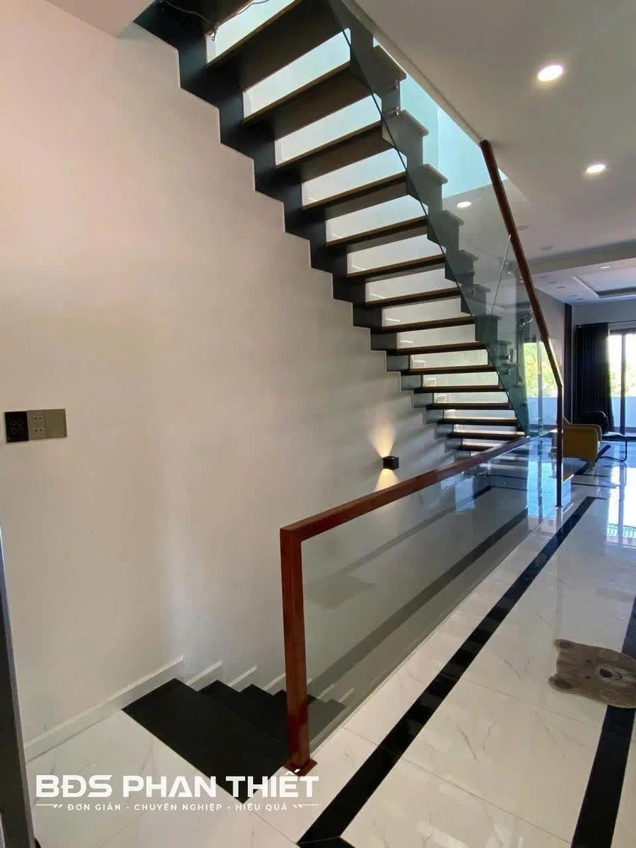 Bán nhà trệt 2 lầu sân thượng 88,4m2 KDC Hùng Vương, Phan Thiết - Ảnh thu nhỏ 5