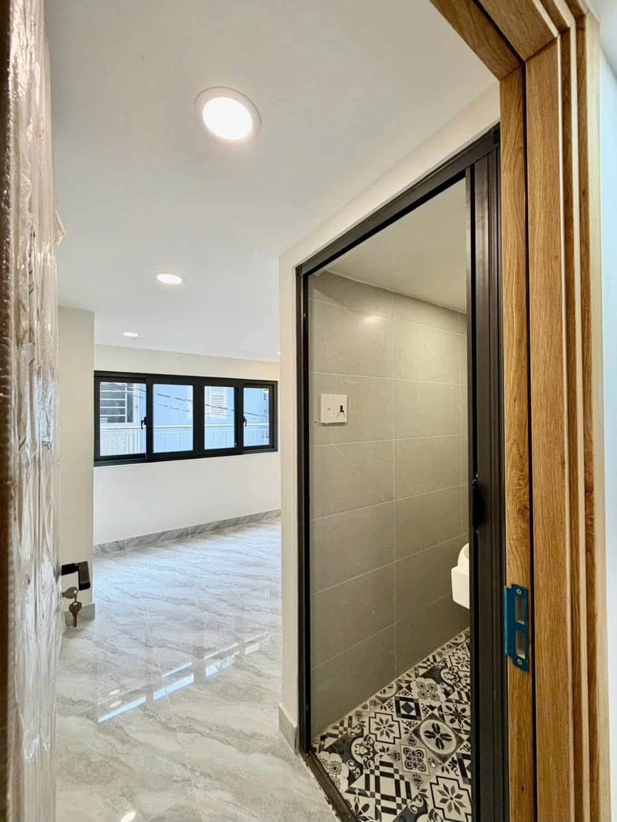 Bán nhà 1 trệt 2 lầu Quận 4, 15.1m2 đất, 2PN 3WC, giá 3,05 tỷ - Ảnh thu nhỏ 5