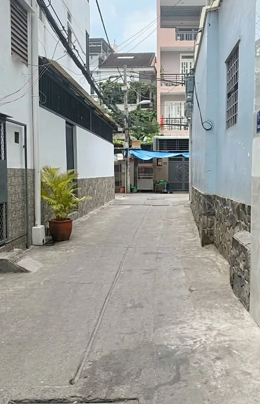 Bán nhà hẻm ô tô 5m Lê Văn Quới, 4x10m, 1 trệt 1 lầu, 3PN, giá hơn 4 tỷ, Bình Tân ql14c