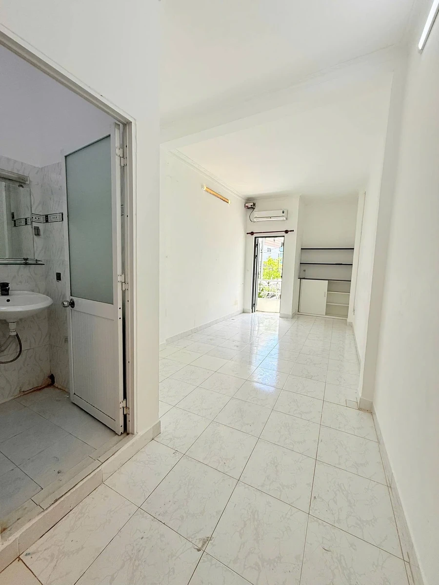 Bán nhà 2 tầng 65m2, 3PN 3WC gần Phan Xích Long chỉ 7 tỷ - Ảnh thu nhỏ 2