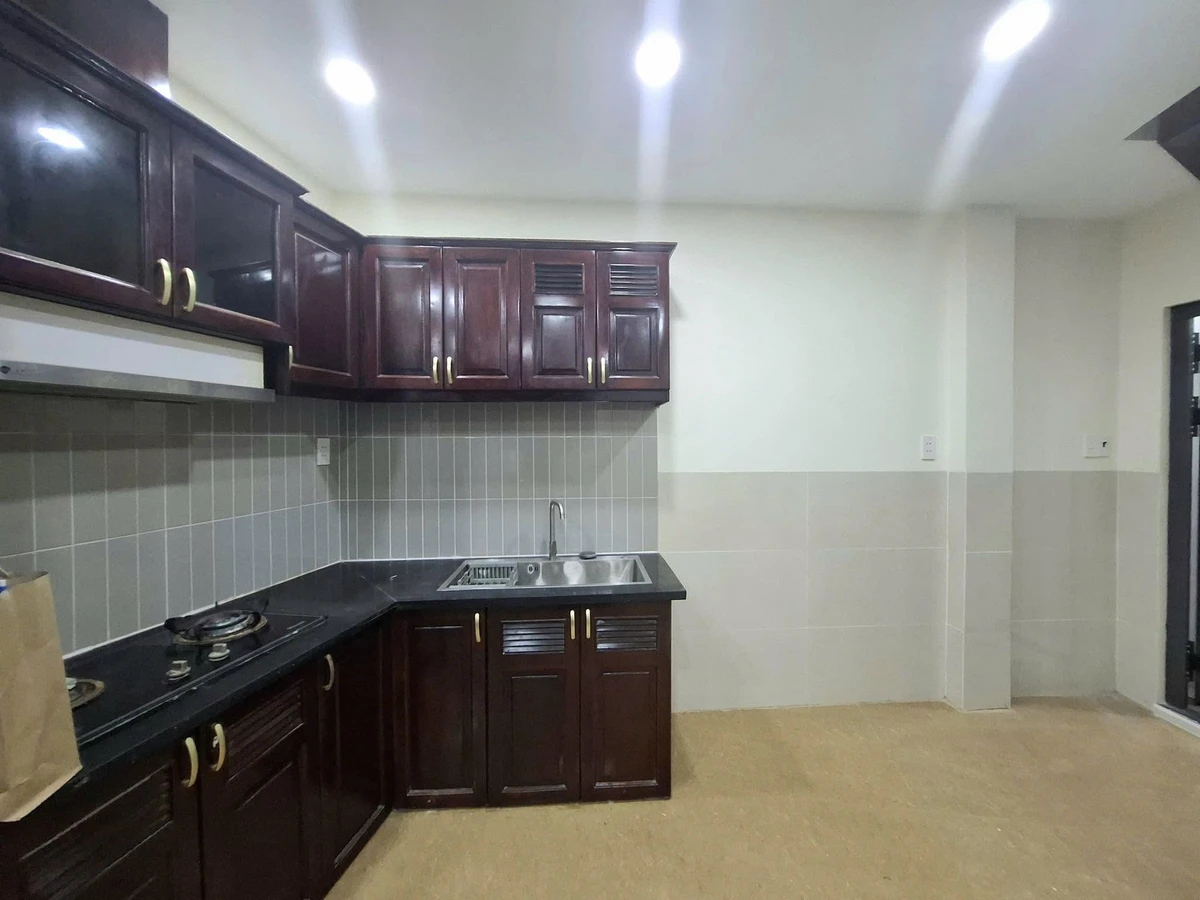 Bán nhà mặt tiền Trần Hưng Đạo Quận 1, 27m2, 2PN, 5 tỷ 5 - Ảnh thu nhỏ 2