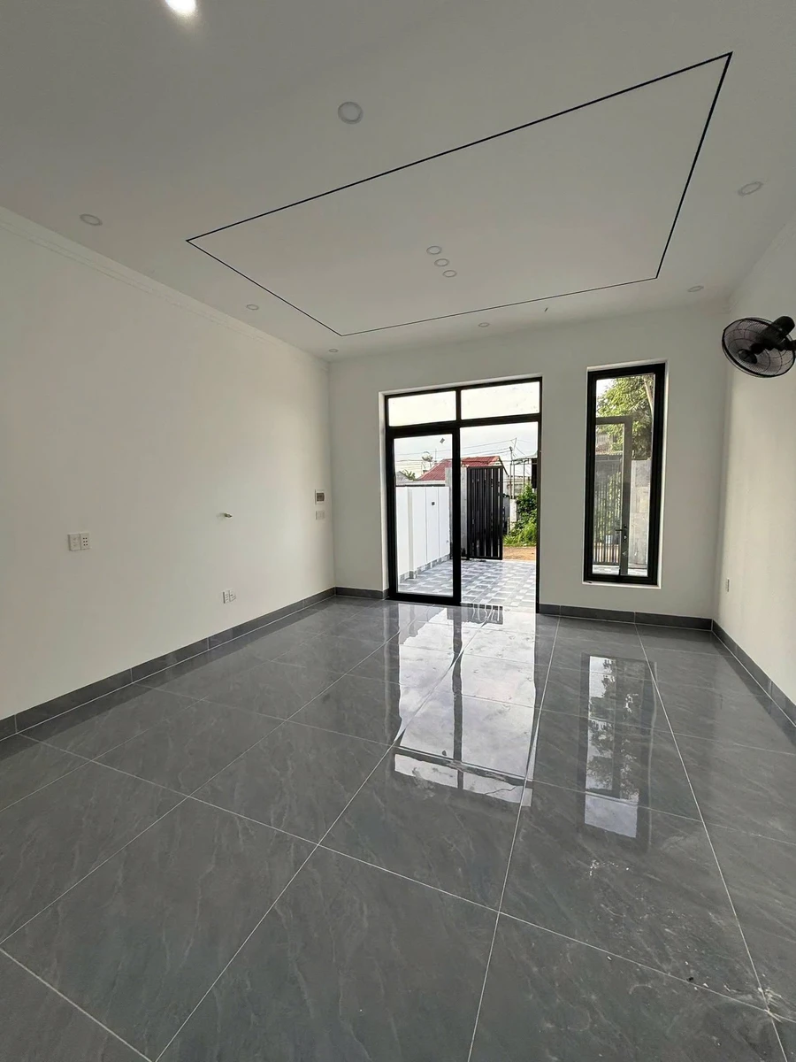 Bán gấp nhà mới 5x22m, 2 phòng ngủ, giá 1,35 tỷ gần cổng chào Liên Thôn 8, Buôn Ma Thuột - Ảnh thu nhỏ 3
