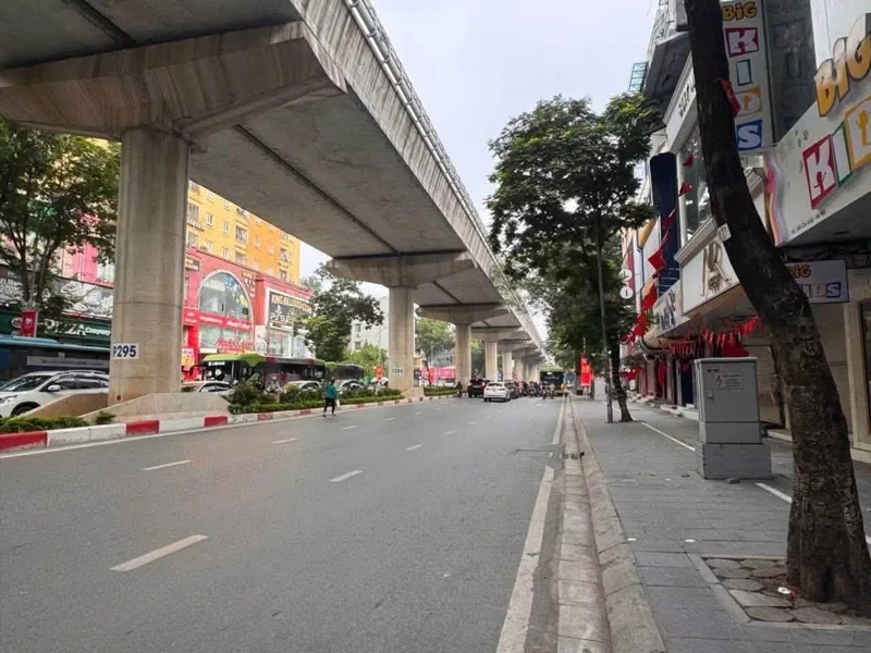 Bán tòa nhà 8 tầng mặt phố Cầu Giấy 95m2, giá 78 tỷ