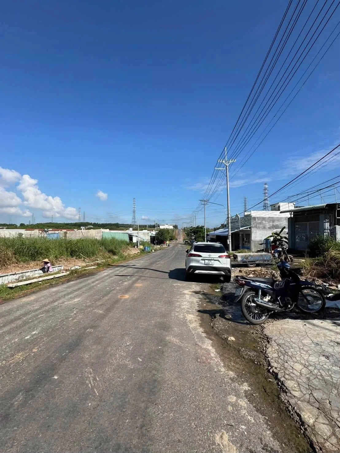 Bán dãy trọ 18 phòng + 2 kiot gần KCN Becamex, 300m² - Ảnh 1