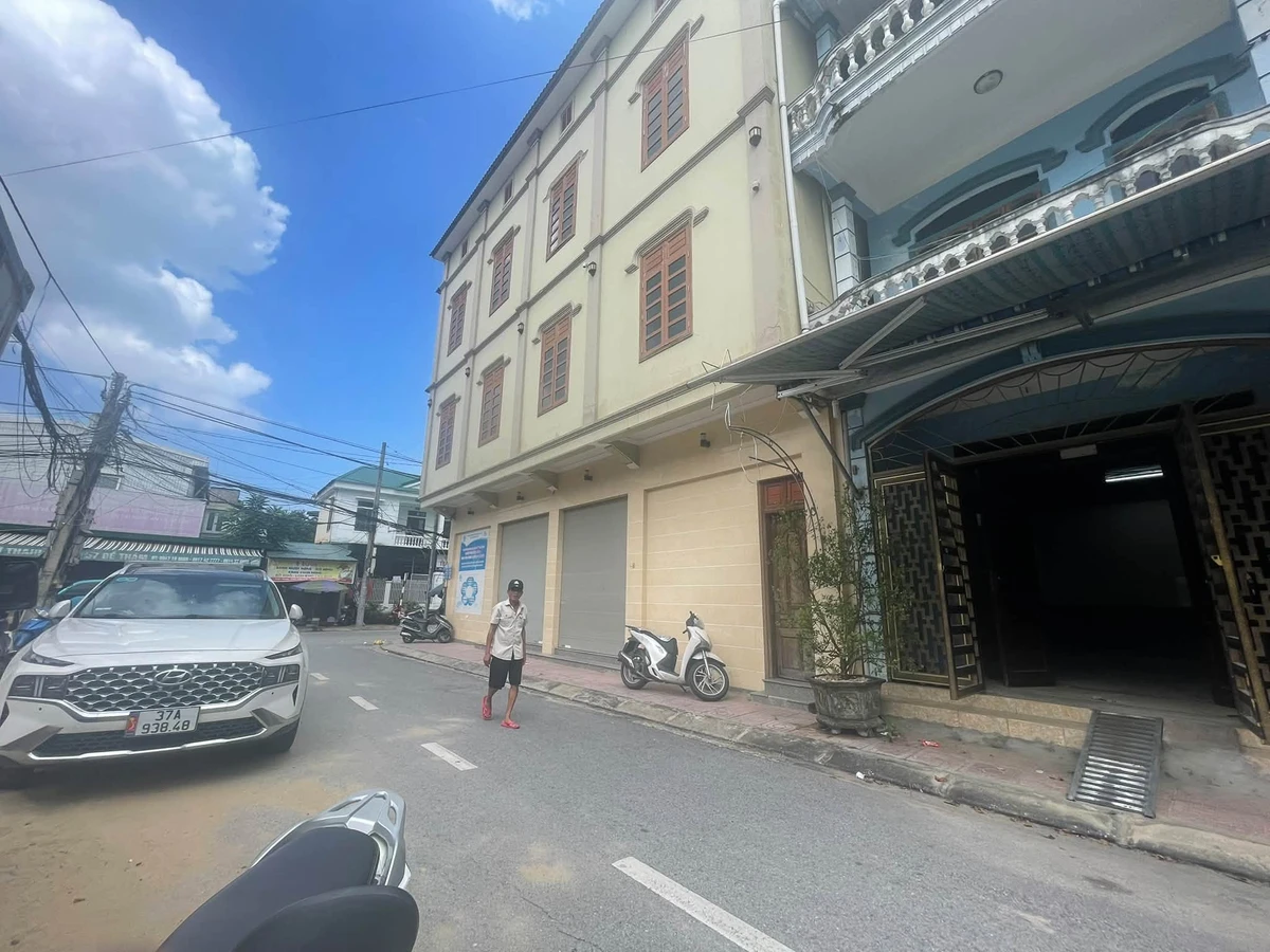 Bán nhà 3 tầng 115m² gần chợ Vinh, 4,8 tỷ - Ảnh thu nhỏ 2