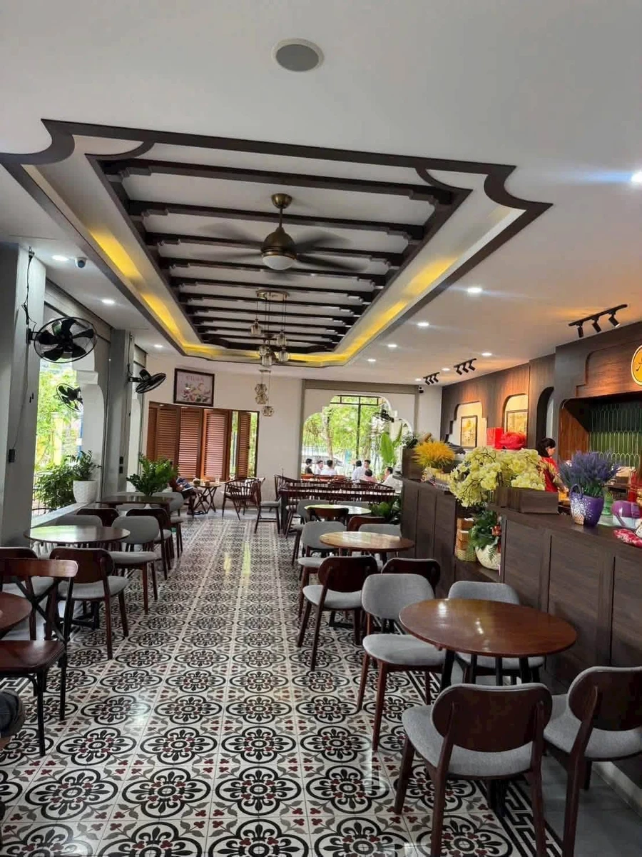 Bán quán café góc 2 mặt tiền 11x30m, Quận 1 - Ảnh thu nhỏ 3
