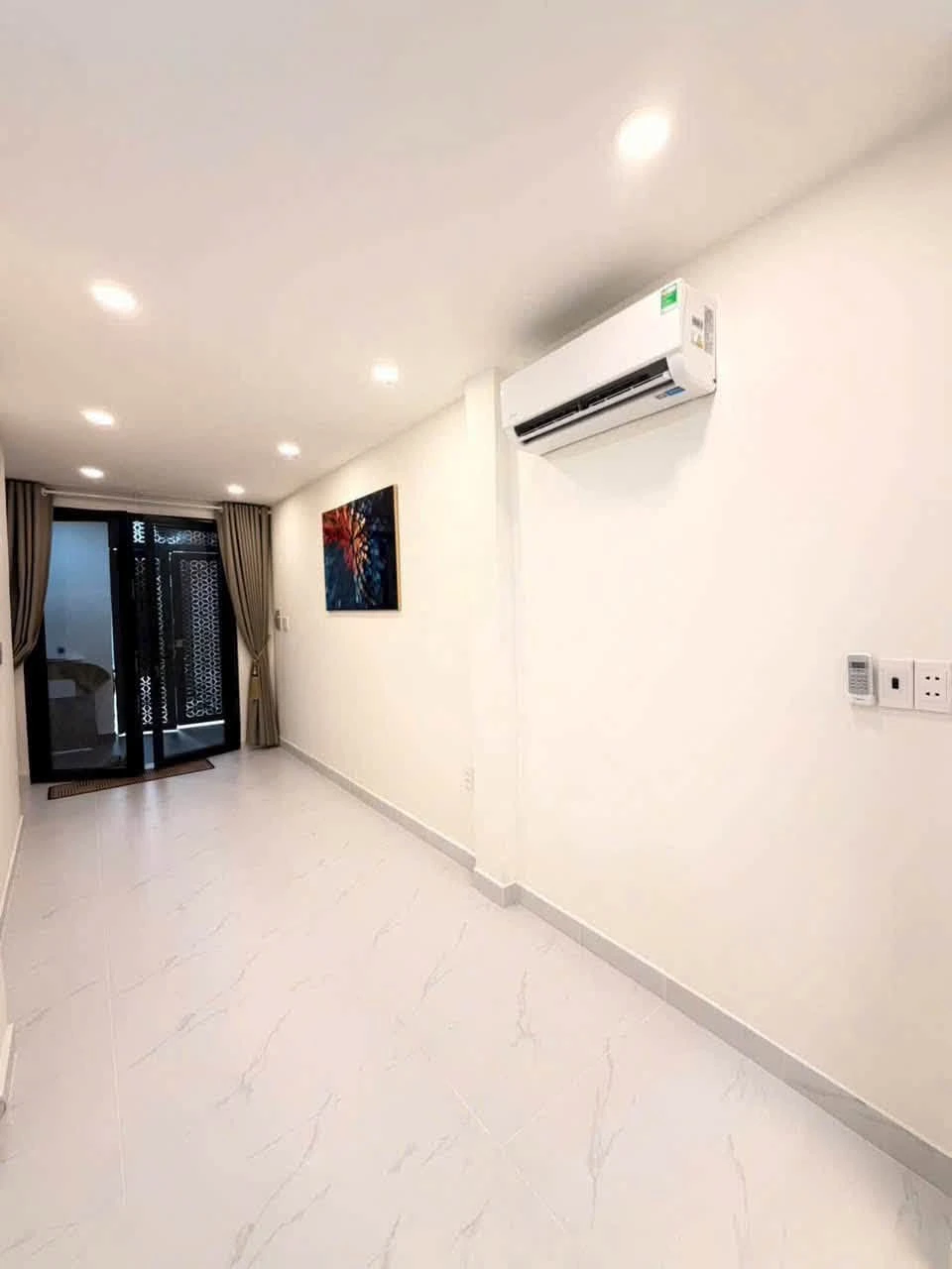 Bán nhà Phú Nhuận 2PN 35m² 4,5 tỷ mặt tiền Hoàng Diệu - Ảnh 1