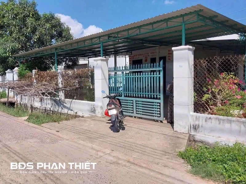 Bán nhà mặt tiền Hàm Thắng 300m² 3 tỷ Lâm Đồng