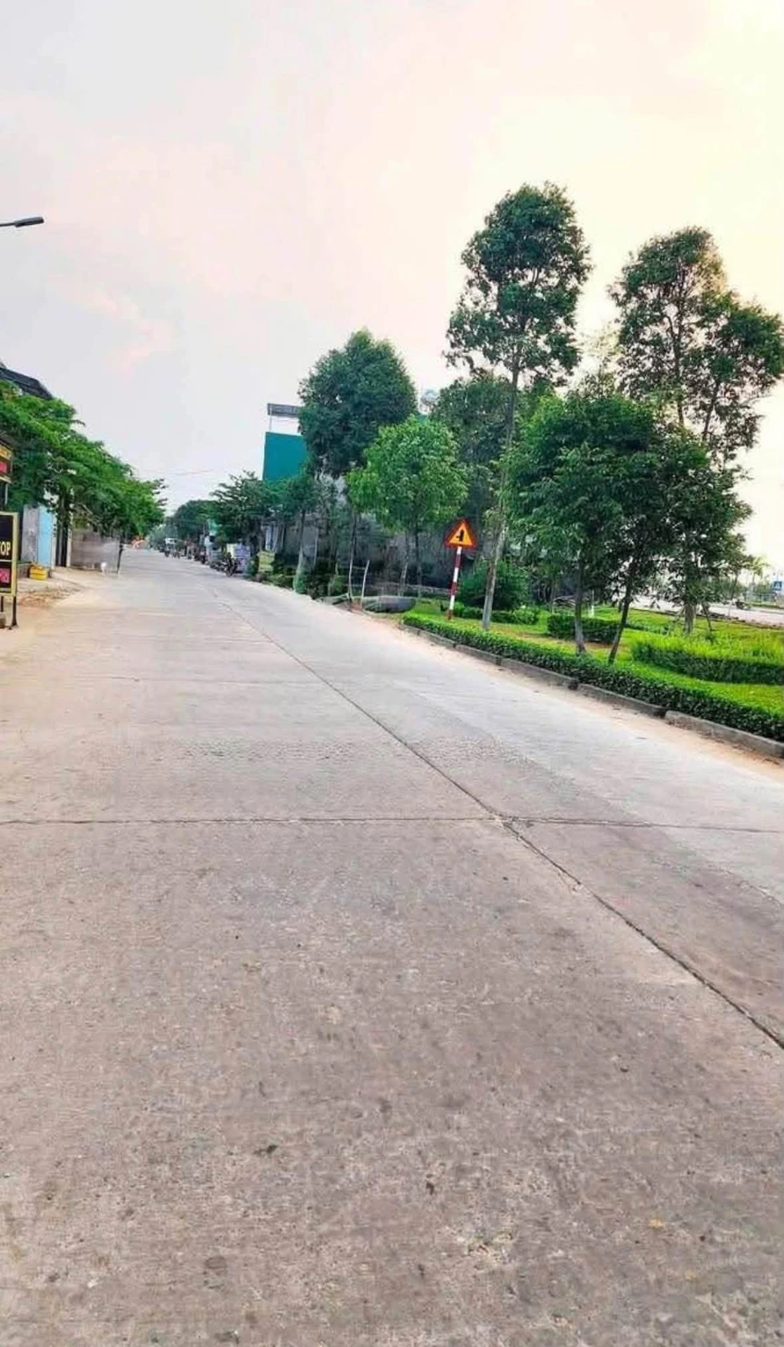 Bán đất mặt tiền kinh doanh 111m2 đường Trường Sa Quảng Ngãi - Ảnh 1