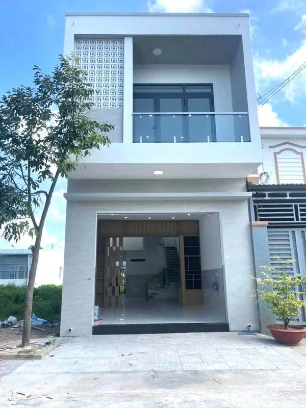 Bán nhà mới 1 trệt 1 lầu 3PN 96,4m2 đường Hùng Vương, Bà Rịa giá 3,5 tỷ