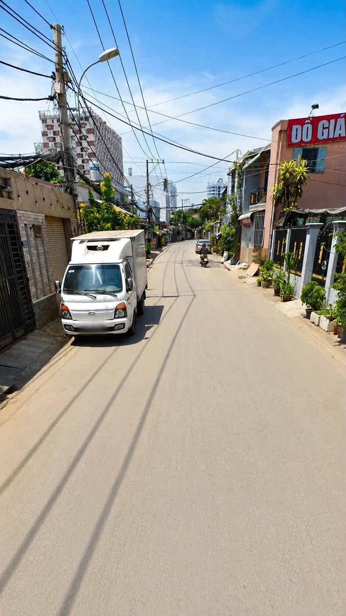 Bán nhà 2 tầng 64m² 3PN mặt tiền Tam Bình, Thủ Đức, giá 4,7 tỷ - Ảnh 1