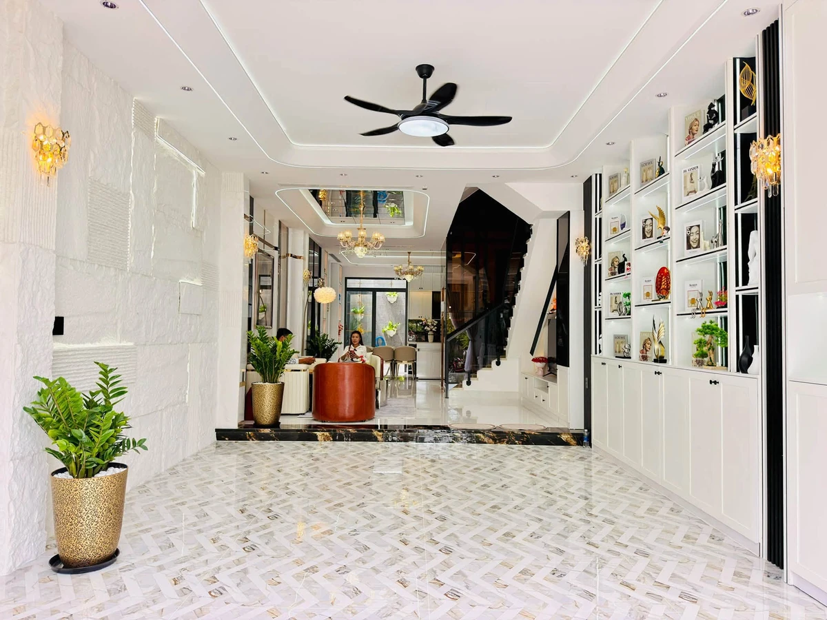 Biệt thự phố mặt tiền D4 KDC Phú Mỹ 90m² 17,9 tỷ - Ảnh thu nhỏ 2