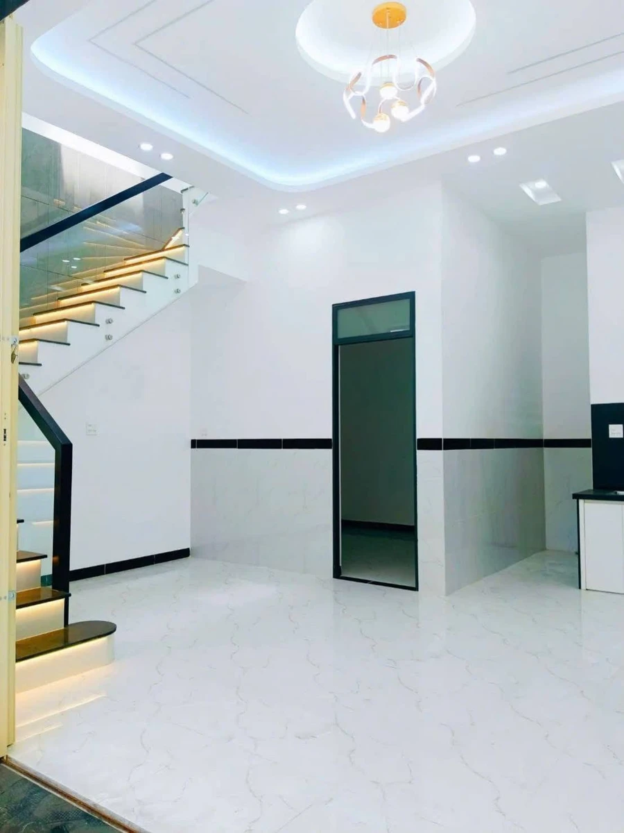 Bán nhà 2 tầng 42m² mặt tiền Trần Hưng Đạo, Quận 7 - Ảnh 1