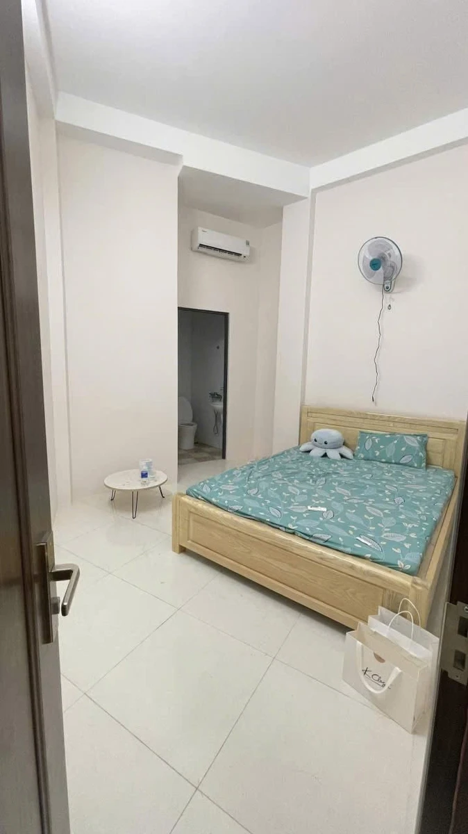 Bán nhà 4 tầng 7PN mặt tiền kinh doanh Quận 4 giá 8 tỷ - Ảnh thu nhỏ 4