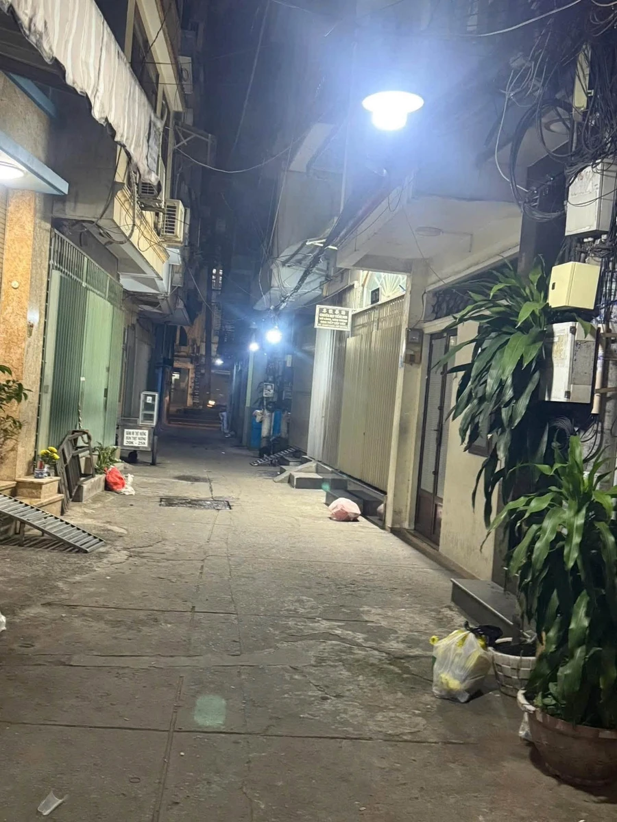Bán nhà 2 mặt hẻm 1 trệt 2 lầu 17,3m² đường Nguyễn Chí Thanh, Quận 10, giá 3,6 tỷ - Ảnh thu nhỏ 2