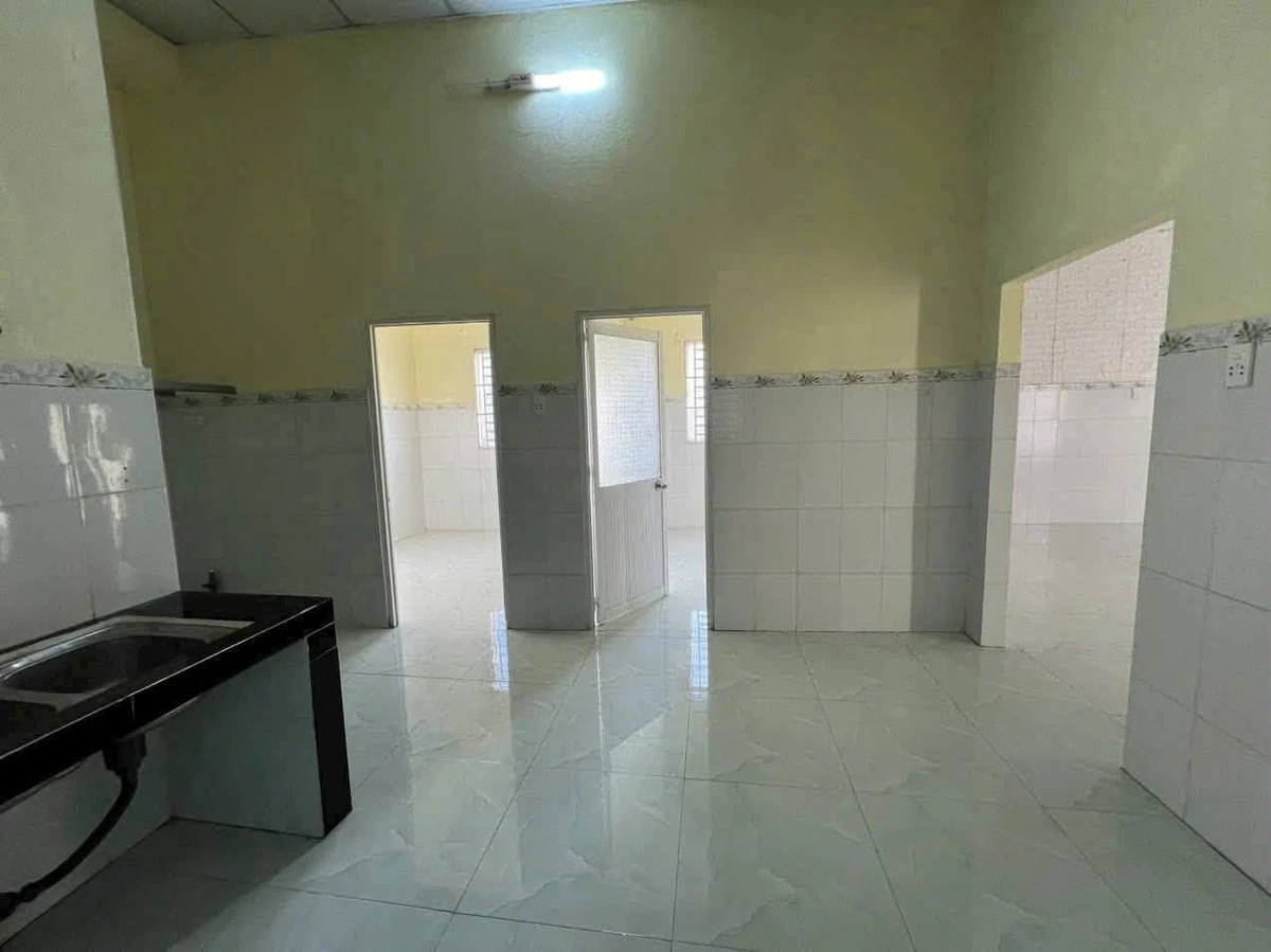 Bán nhà cấp 4 75m2, 2PN, giá 1,35 tỷ, hẻm Hùng Vương, xã Phú Đông - Ảnh thu nhỏ 5