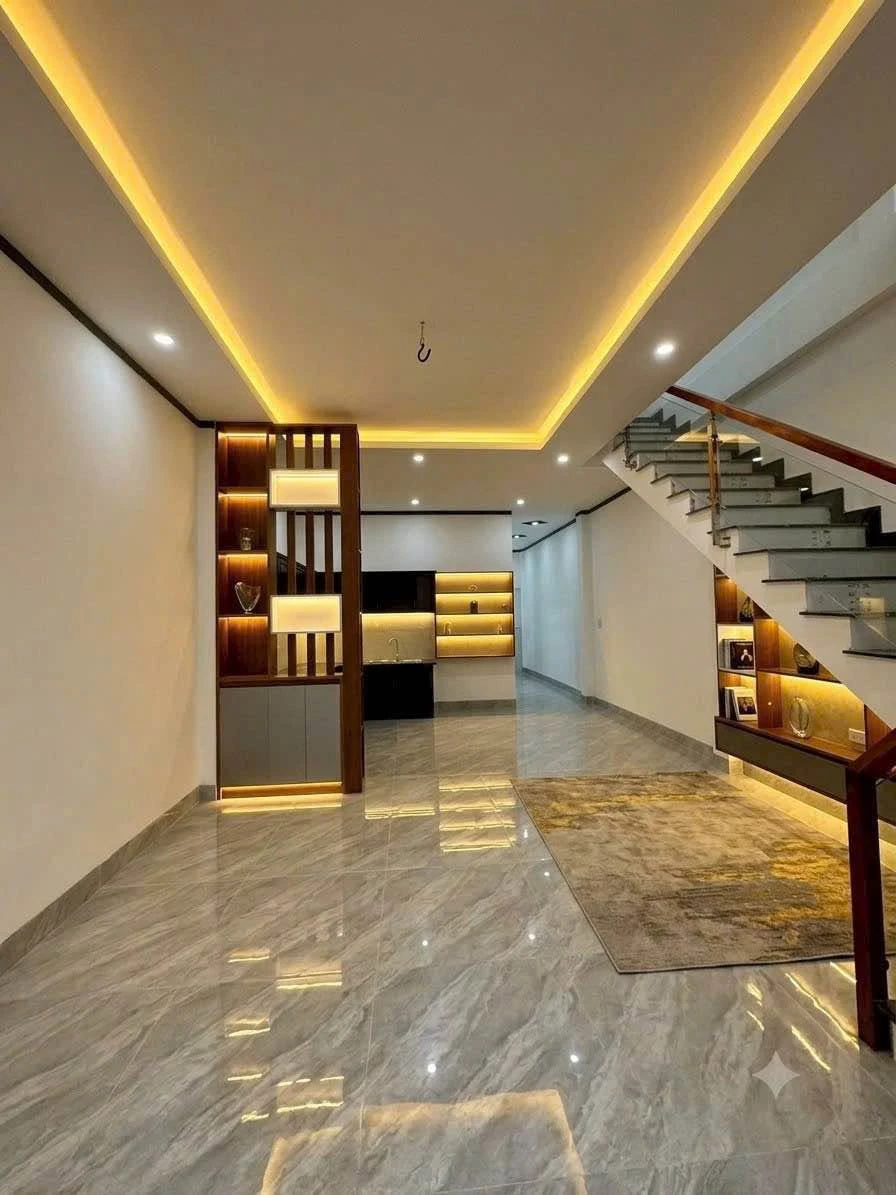 Bán nhà Quận 1 gần Chợ Đức Hưng, 90m2, 645 triệu - Ảnh thu nhỏ 3