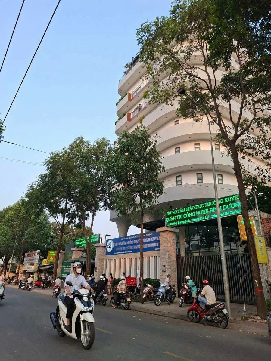 Bán nhà mặt tiền 10×19m Trương Định, Hiệp Thành - Ảnh thu nhỏ 2
