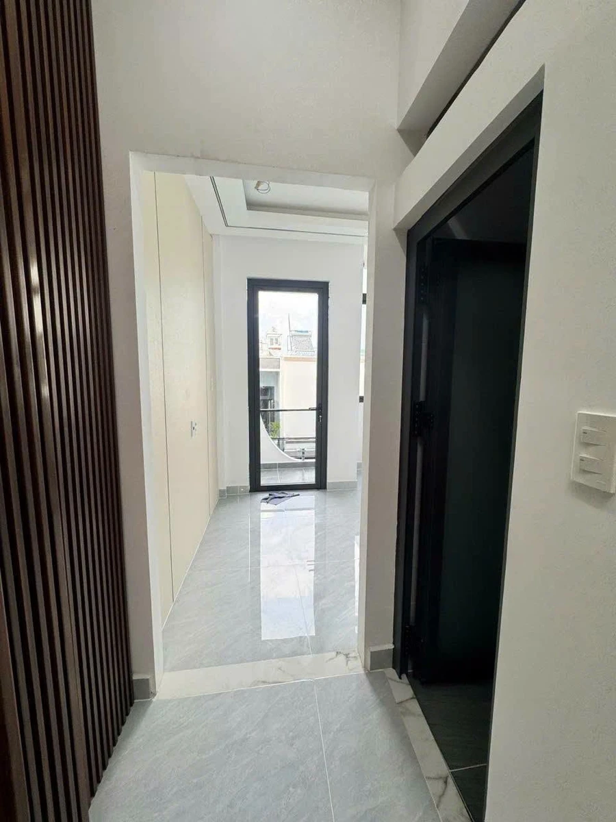 Bán nhà mới 2 tầng hẻm Bùi Tư Toàn, Bình Tân, 40m², 2PN 2WC, giá 4,98 tỷ - Ảnh thu nhỏ 2