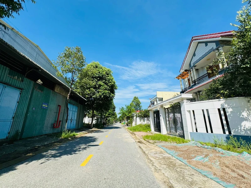 Bán lô đất mặt tiền đường Đỗ Quang Thắng, 10x21,5m, KDC Tây Phan Đình Phùng, Quảng Ngãi