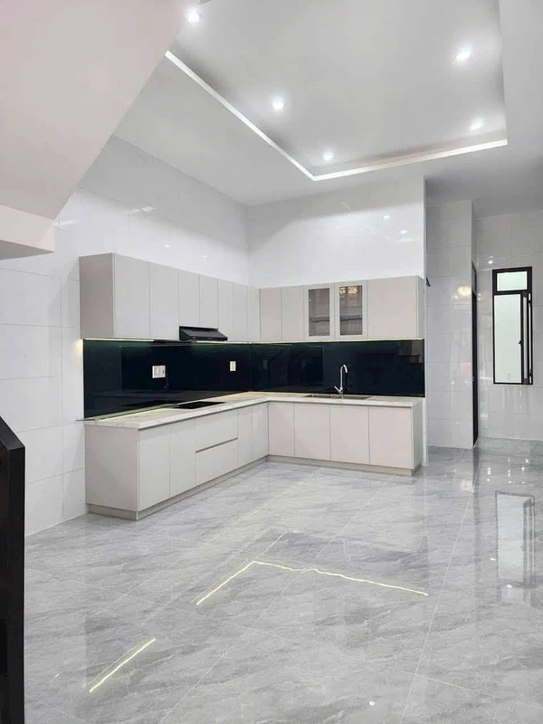 Bán nhà mặt tiền 3 tầng 80m2 Hà Thanh 1, Quy Nhơn, Bình Dương