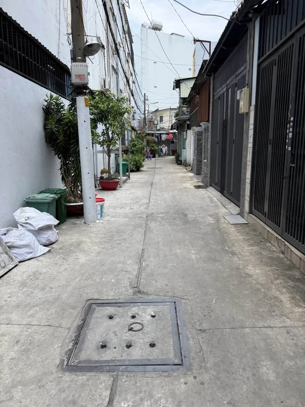 Bán nhà 2 tầng 81m² có 8 phòng trọ, cho thuê 20 triệu/tháng, Tân Bình