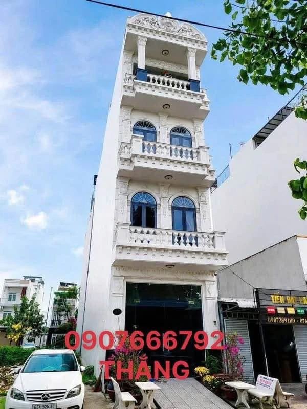 Bán nhà tân cổ điển 324m² có thang máy Cần Thơ