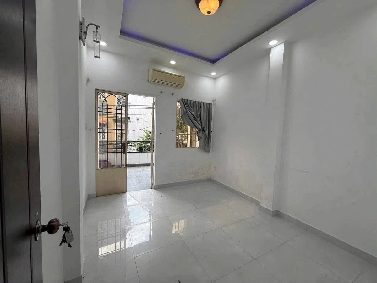 Bán nhà mặt tiền 113m² 4PN Phường Đức Nhuận 7,95 tỷ - Ảnh thu nhỏ 3