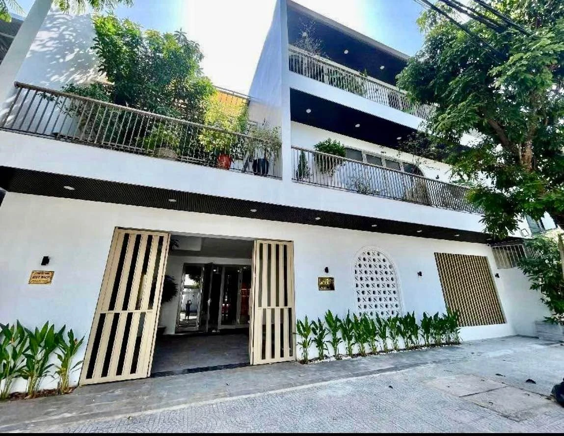 Bán villa 3 tầng 270m² KĐT Nam Việt Á view sông Hàn, 6 phòng ngủ, có hồ bơi, Đà Nẵng - Ảnh 1