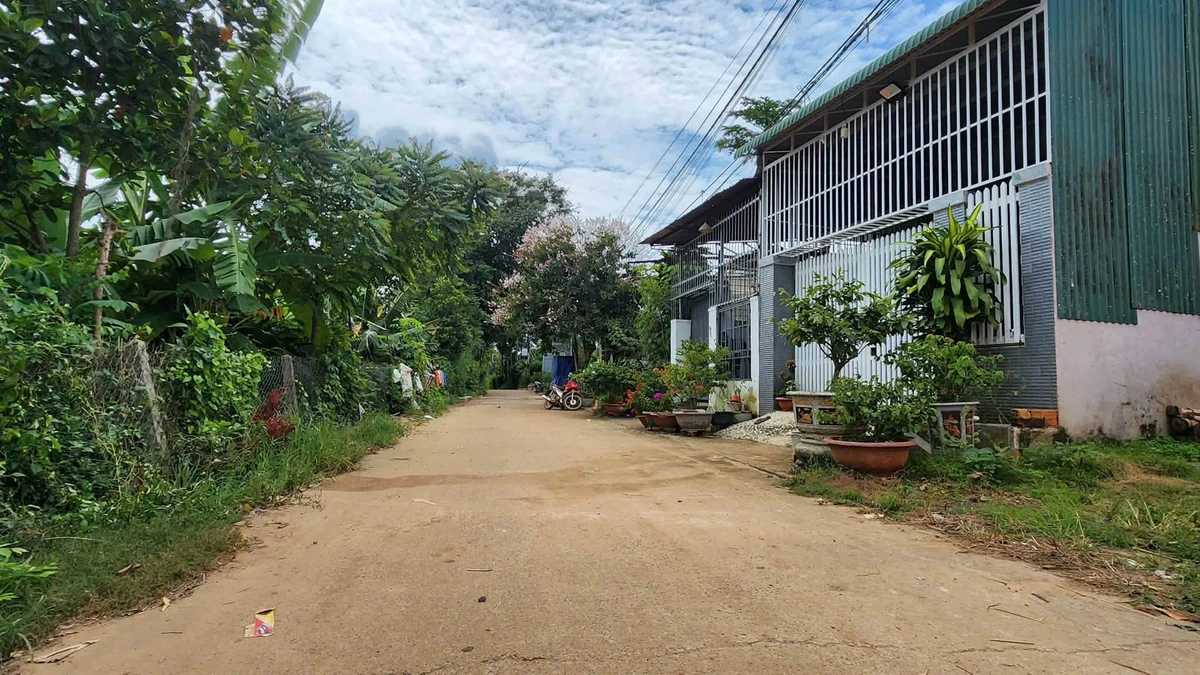 Bán đất hẽm cấp 1 Trần Quý Cáp 140m2, 2 tỷ 300 - Ảnh 1