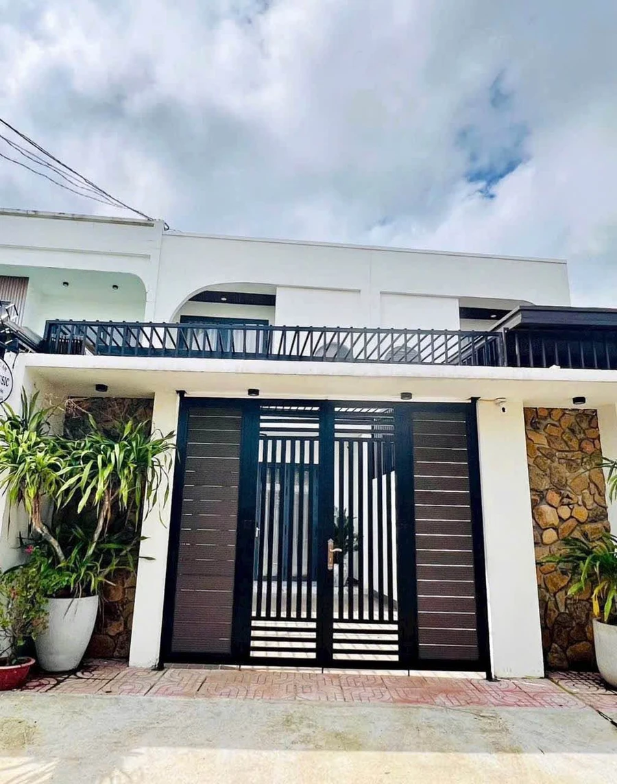 Bán nhà 1 trệt 1 lầu Buôn H'Đớk, 160m², 3,75 tỷ - Ảnh thu nhỏ 2