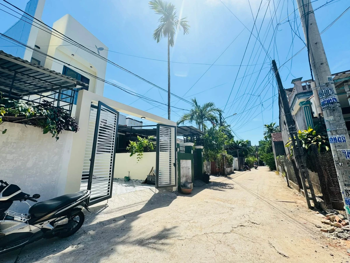 Bán nhà 2 tầng 92m² 3 phòng ngủ hướng Nam Quảng Ngãi - Ảnh 1