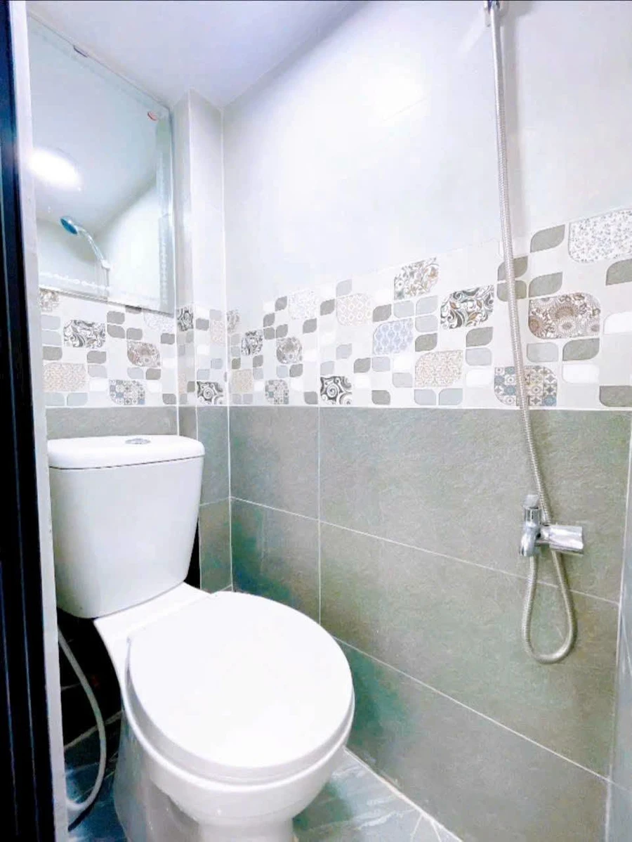 Bán nhà hẻm Đoàn Văn Bơ 1 trệt 2 lầu, 2PN, 12.6m², giá 2.25 tỷ, Quận 4 - Ảnh thu nhỏ 4