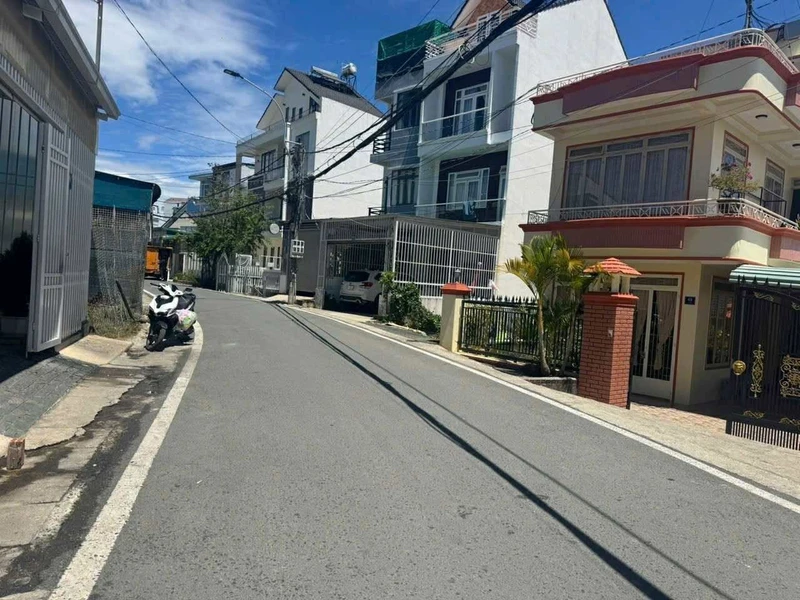 Bán nhà 2 mặt tiền 73m2 đường Cổ Loa - An Dương Vương, Phường Xuân Hương, Đà Lạt