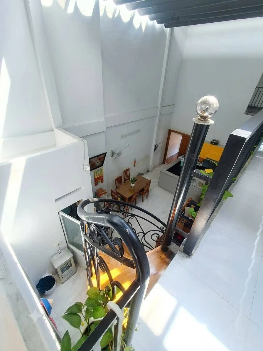 Bán nhà mặt tiền 3 tầng 96m2 Quang Trung Quy Nhơn 9 tỷ 100 triệu - Ảnh thu nhỏ 5