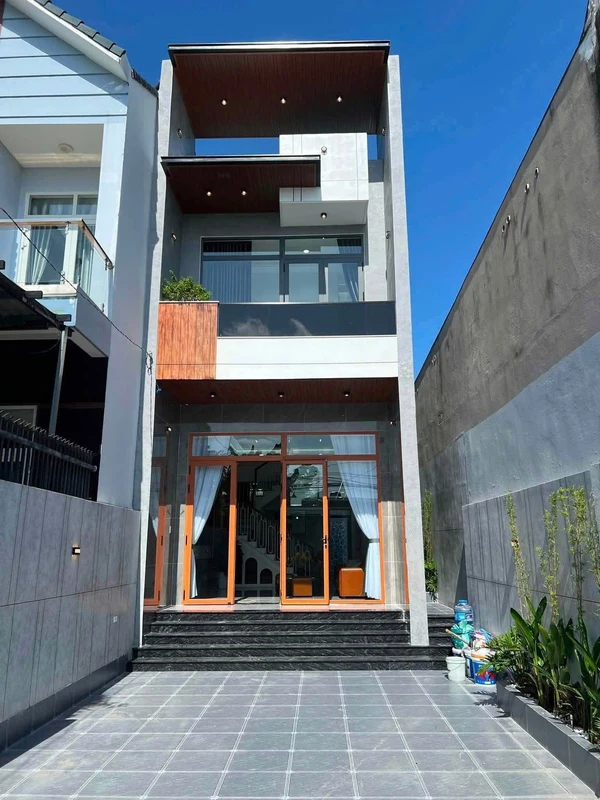 Bán nhà phố luxury Trảng Dài 170m², 3 PN, sân xe rộng
