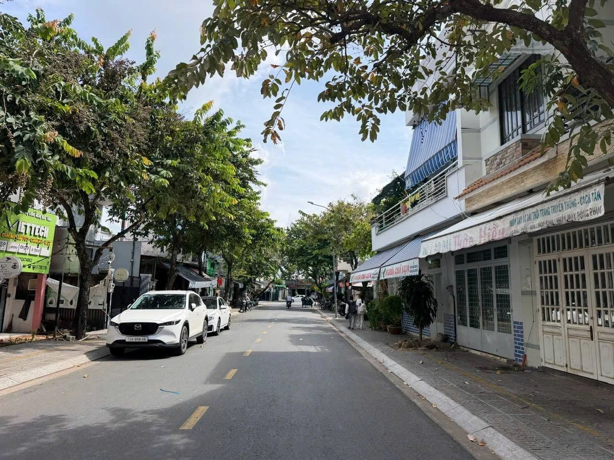 Bán nhà 1 trệt 1 lầu 80m2 gần nhà thờ Chánh Tòa, trung tâm TP Bà Rịa, giá 4,2 tỷ - Ảnh 1