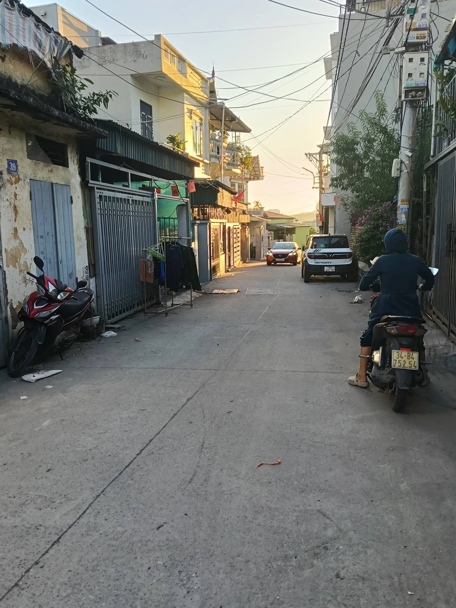 Bán nhà 3,5 tầng 55m² Ngõ Cao Xanh Bình Chánh - Ảnh 1