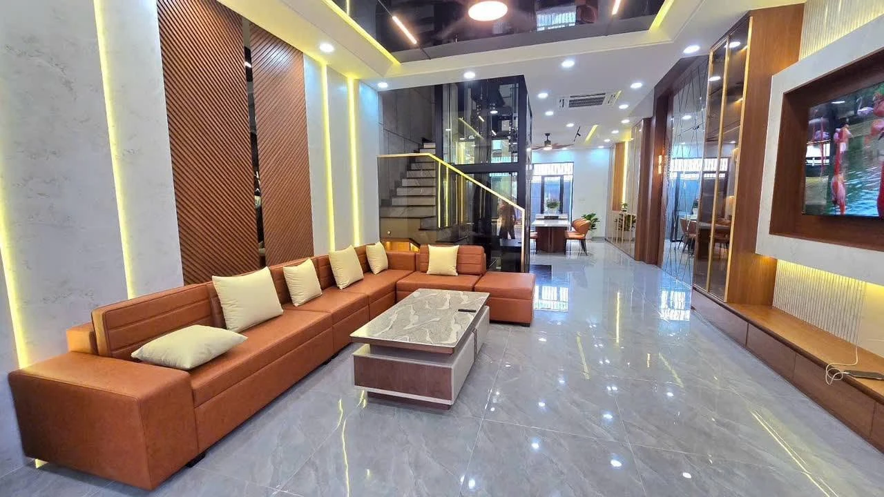 Bán nhà 3 tầng 100m² Nha Trang 9 tỷ 350 - Ảnh 1