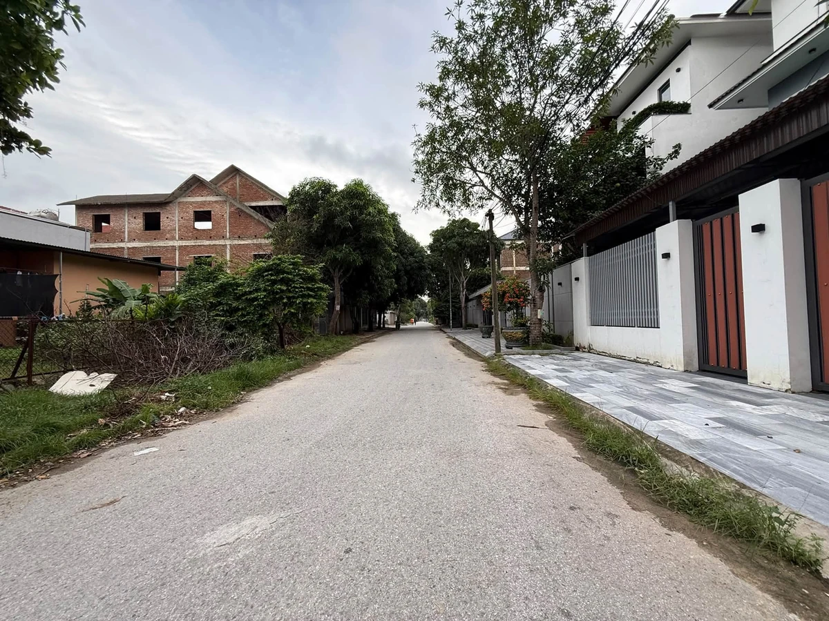 Bán đất Thủ Đức 233.5m2, 35tr/m2, nhà xây thô 3 tầng - Ảnh thu nhỏ 2