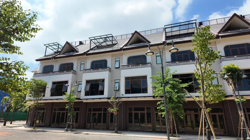 Nhà 5 lầu đối diện Hoa Viên giá ưu đãi chiết khấu T10