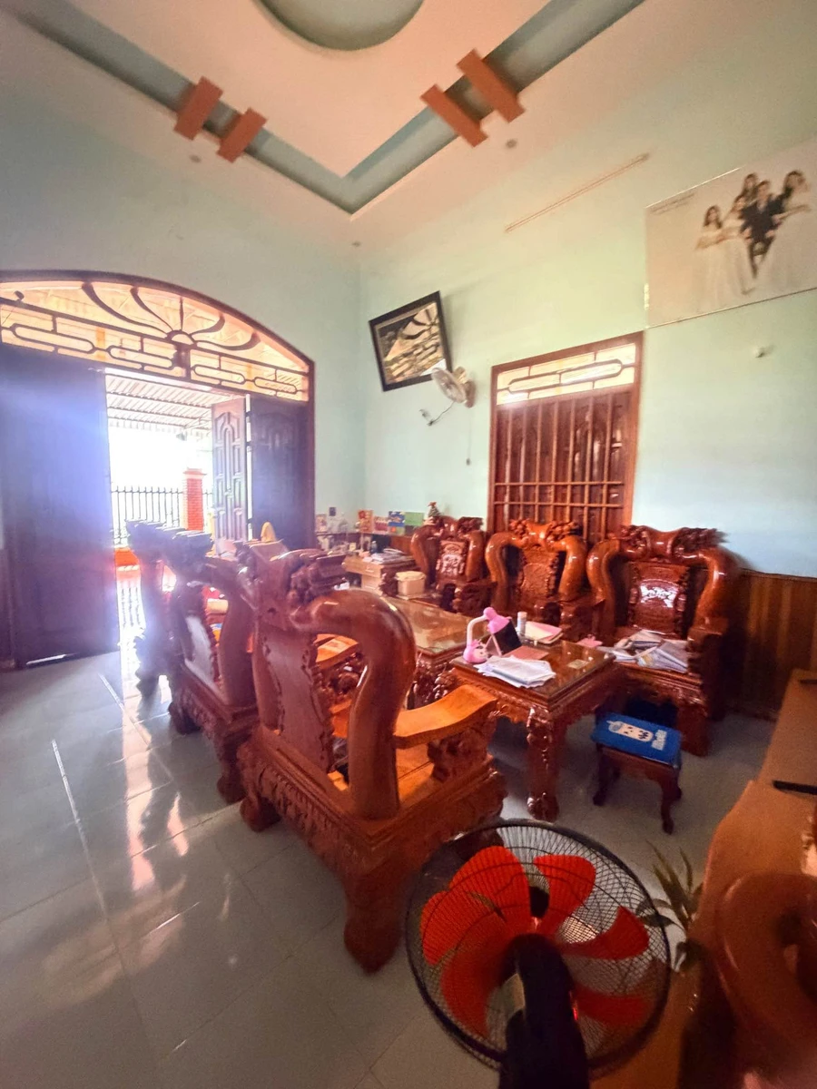 Bán nhà 3 phòng ngủ Tân Phú Đồng Xoài 250m2, giá 2 tỷ - Ảnh thu nhỏ 4